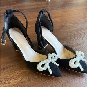 Elegant Black Women's Heels with Bow Accent